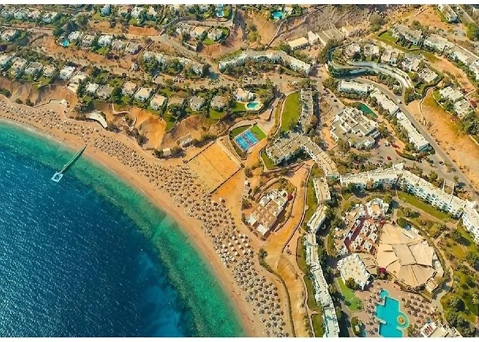 Апарт-отель Seasonal Renting - Sea & Pool View Private With Kitchenette At Domina Coral Bay Шарм-эль-Шейх